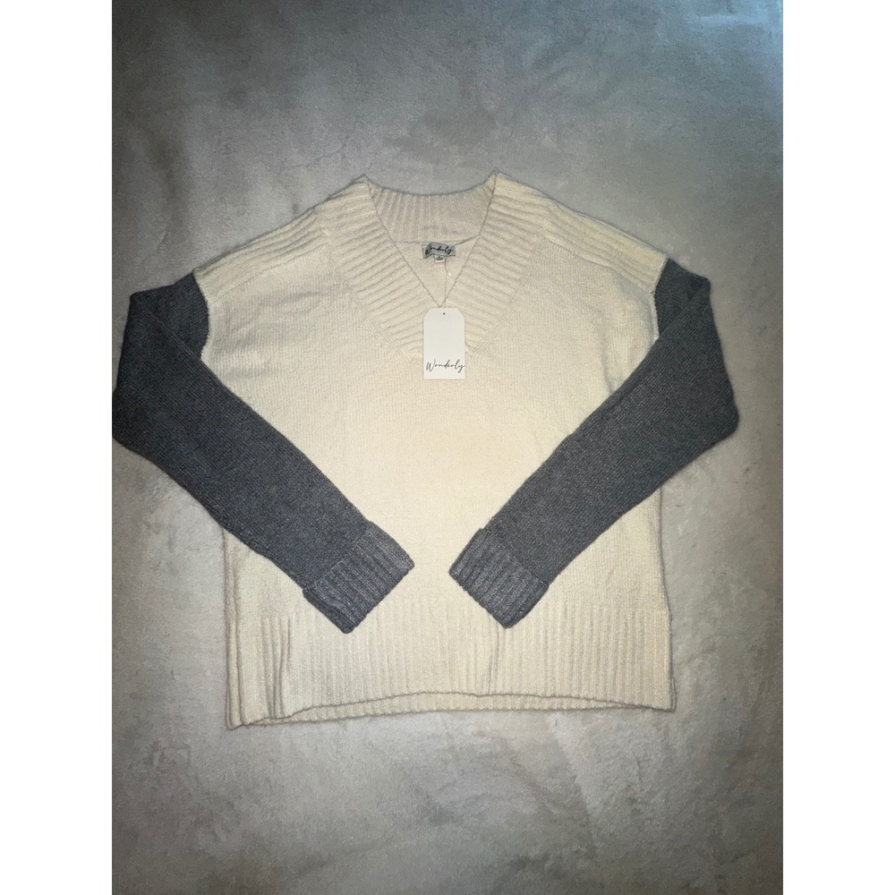 Wonderly Cream Gray Color Block V-Neck Long Sleeve Knit‎ Sweater - Small